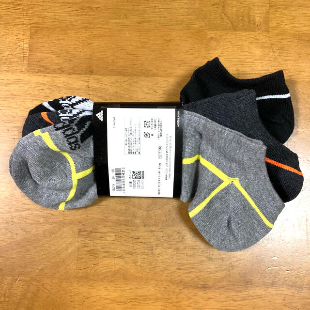 adidas(アディダス)のアディダス 靴下　３足組　２６〜２８㎝ メンズのレッグウェア(ソックス)の商品写真