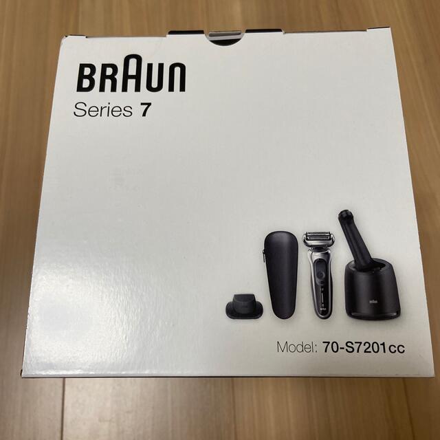 BRAUN(ブラウン)の【新品未使用】ブラウン  シリーズ7 洗浄器付き シルバー 70-S7201CC スマホ/家電/カメラの美容/健康(メンズシェーバー)の商品写真