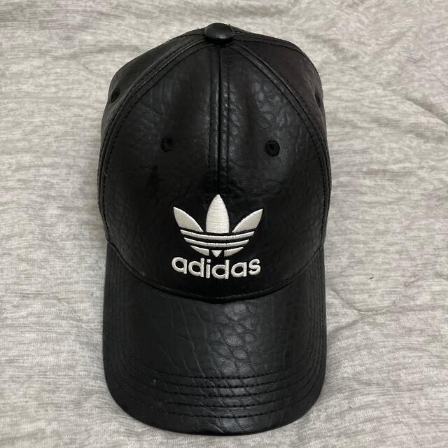 adidas(アディダス)のひまわりshop様専用　adidas キャップ メンズ 黒 帽子 ブラック メンズの帽子(キャップ)の商品写真