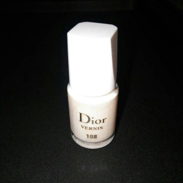 Dior(ディオール)のDior♡マニキュア コスメ/美容のネイル(マニキュア)の商品写真