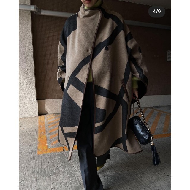 Ameri VINTAGE(アメリヴィンテージ)の新作Ameri VINTAGE　REVERSIBLE COLOR PONCHO レディースのジャケット/アウター(ロングコート)の商品写真