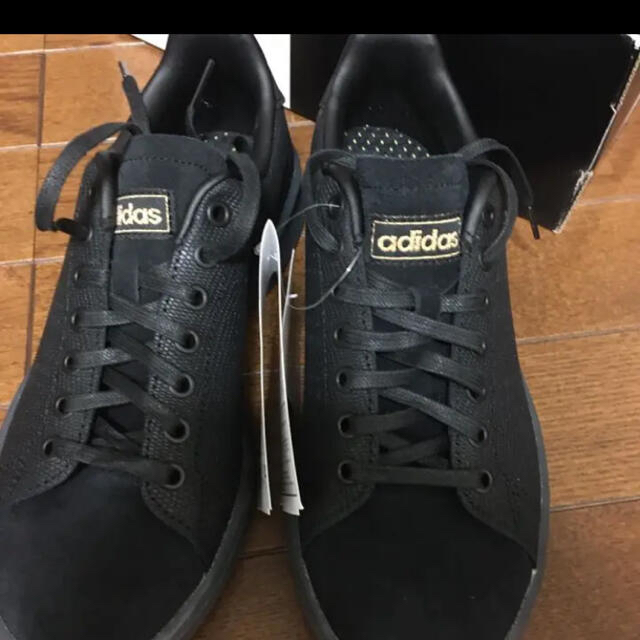 adidas スニーカーEE7483