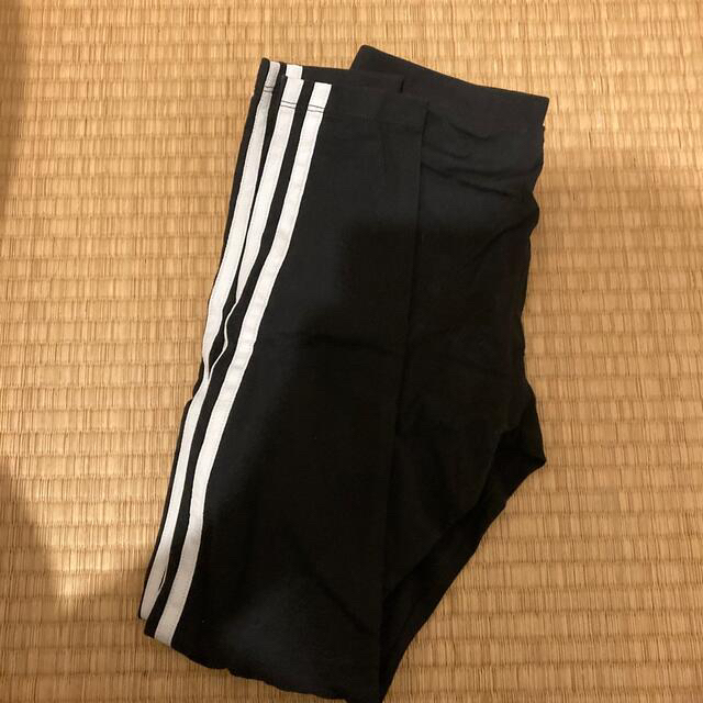 adidas(アディダス)のadidasパンツ レディースのパンツ(カジュアルパンツ)の商品写真