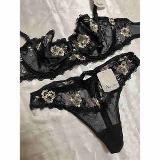 シモーヌペレール(Simone Perele)の超レア！AUBADEオーバドゥLADY EROTIC 75C/2 完全完売品(ブラ&ショーツセット)