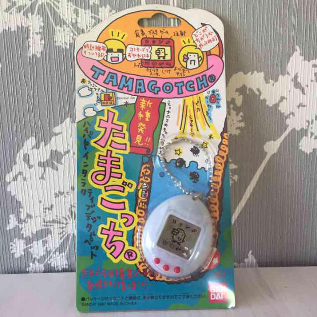 たまごっち 白 クリア（レア・初期の1997年・新品・未使用） エンタメ/ホビーのゲームソフト/ゲーム機本体(携帯用ゲーム機本体)の商品写真