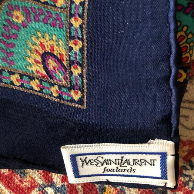 Yves Saint Laurent Beaute(イヴサンローランボーテ)のイブサンローラン　シルク100 大判 レディースのファッション小物(バンダナ/スカーフ)の商品写真