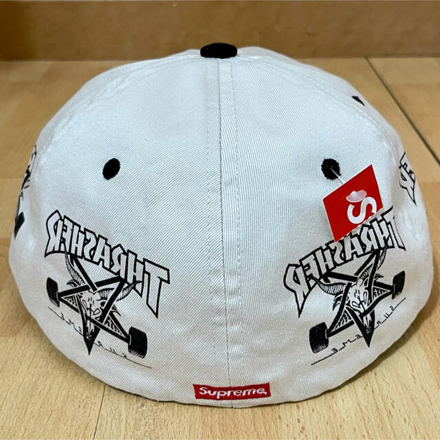 Supreme(シュプリーム)のSupreme Thrasher 6-Panel White M スラッシャー メンズの帽子(その他)の商品写真