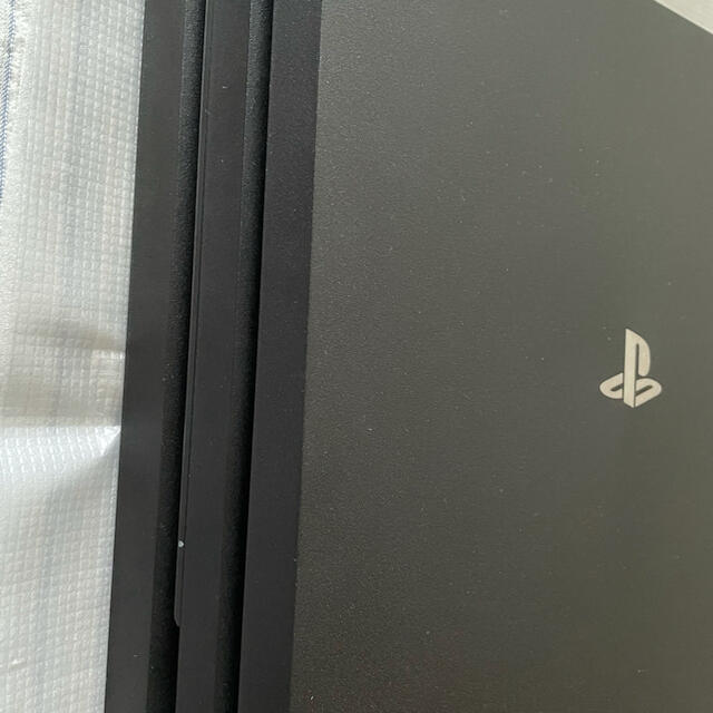 PlayStation4(プレイステーション4)のSONY PlayStation4 Pro 本体 CUH-7100BB01 エンタメ/ホビーのゲームソフト/ゲーム機本体(家庭用ゲーム機本体)の商品写真