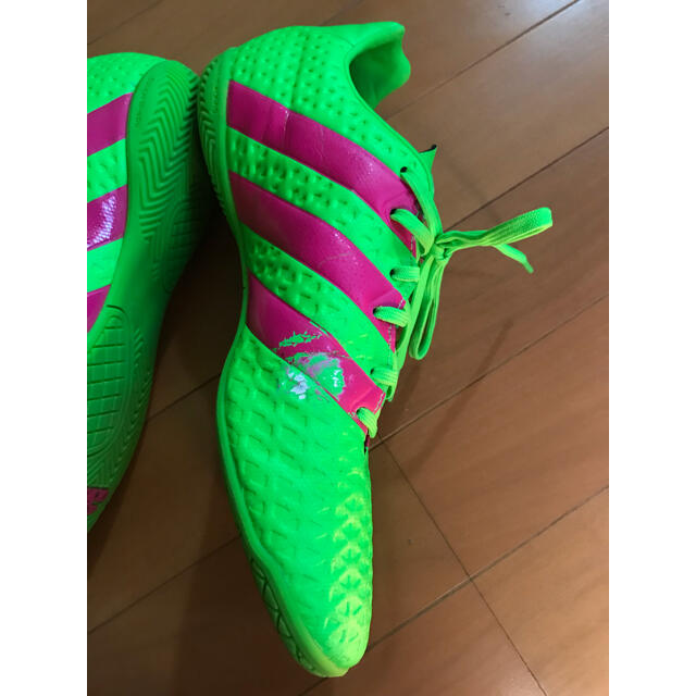 adidas(アディダス)のadidas  サッカーシューズ　27.5センチ スポーツ/アウトドアのサッカー/フットサル(シューズ)の商品写真