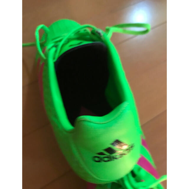 adidas(アディダス)のadidas  サッカーシューズ　27.5センチ スポーツ/アウトドアのサッカー/フットサル(シューズ)の商品写真