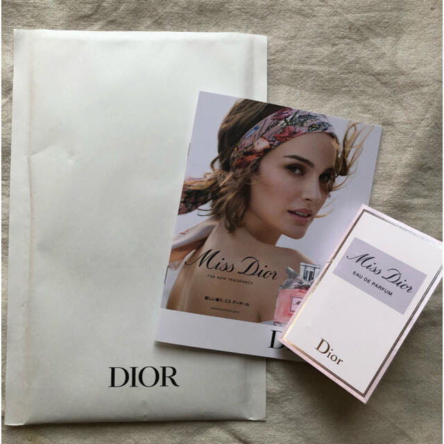 Dior(ディオール)のカタログ付き！【ミスディオール】香水　サンプル　ディオール　 コスメ/美容の香水(香水(女性用))の商品写真