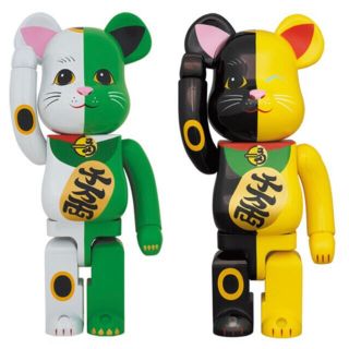 メディコムトイ(MEDICOM TOY)のBE@RBRICK 招き猫 100%+400% 白×緑 金×黒 2体セット(キャラクターグッズ)