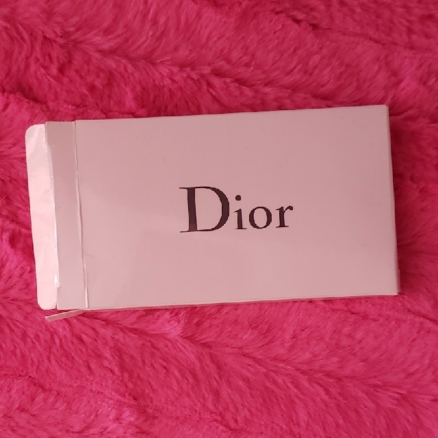 Dior(ディオール)のDior　非売品　ピンバッジ エンタメ/ホビーのコレクション(ノベルティグッズ)の商品写真