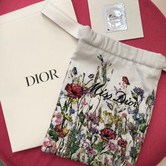 Dior(ディオール)のDIOR 新ミスディオール　刺繍ポーチ　巾着　ノベルティ　値下げ エンタメ/ホビーのコレクション(ノベルティグッズ)の商品写真