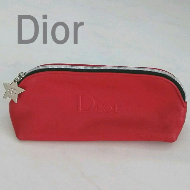 Dior(ディオール)のDior◆ポーチ◆赤◆ディオール◆化粧ポーチ◆コスメポーチ◆星型チャーム  レディースのファッション小物(ポーチ)の商品写真