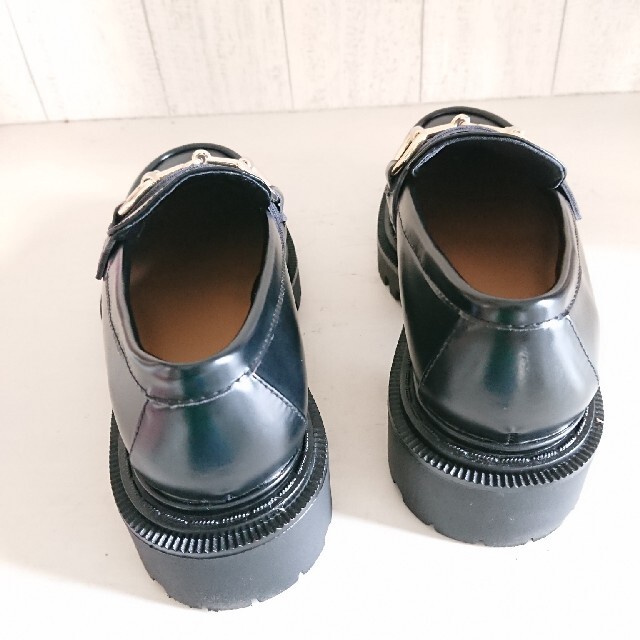 H&M(エイチアンドエム)のH&M チャンキーローファー 37 レディースの靴/シューズ(ローファー/革靴)の商品写真