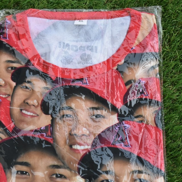 本物、非売品】メジャーリーグ、エンゼルスの大谷翔平 顔だらけTシャツ