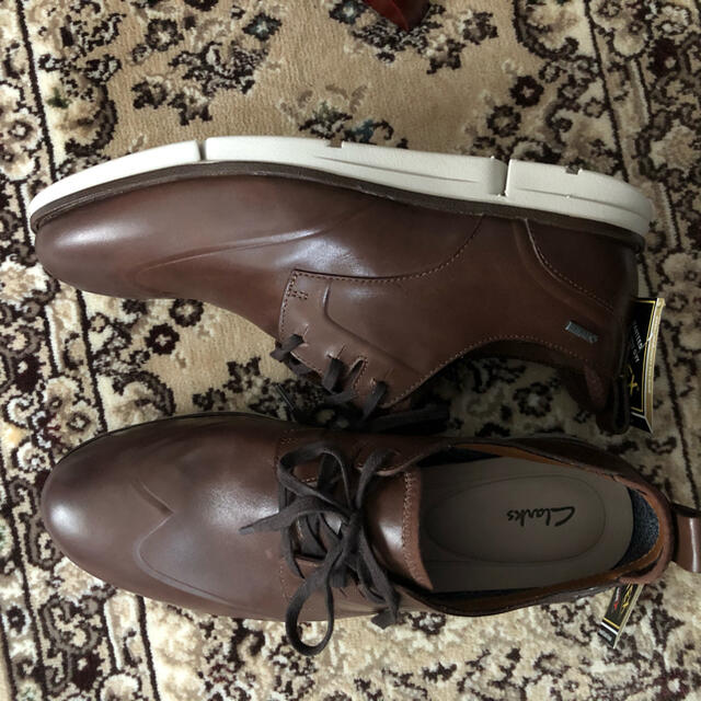 Clarks 新品 clarks ゴアテックス ウイングチップ レザースニーカー