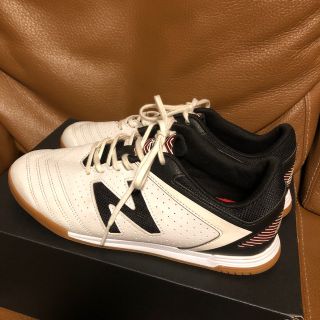 ニューバランス(New Balance)のNB  ニューバランス　フットサルシューズ　25.5センチ(シューズ)