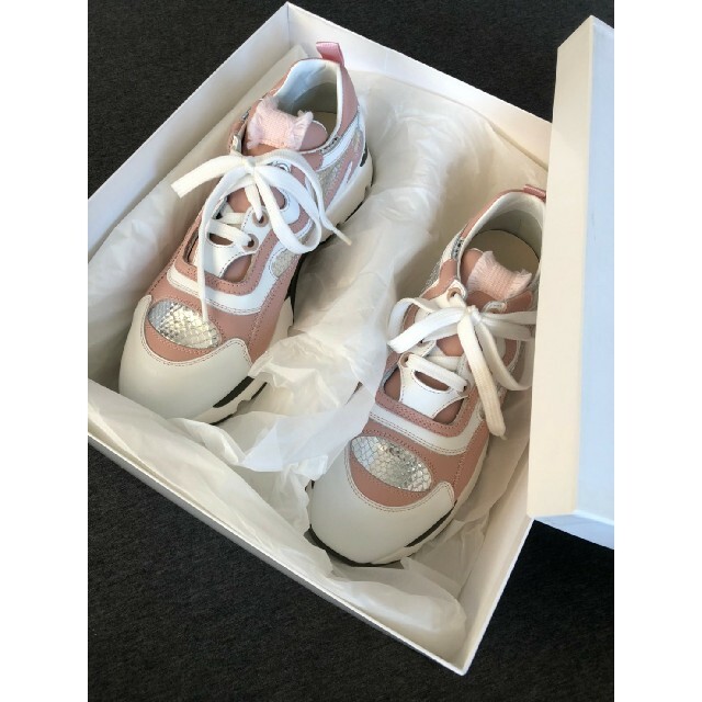 りますが CARVEN - 値下 カルヴェン スニーカー マルニ プラダ