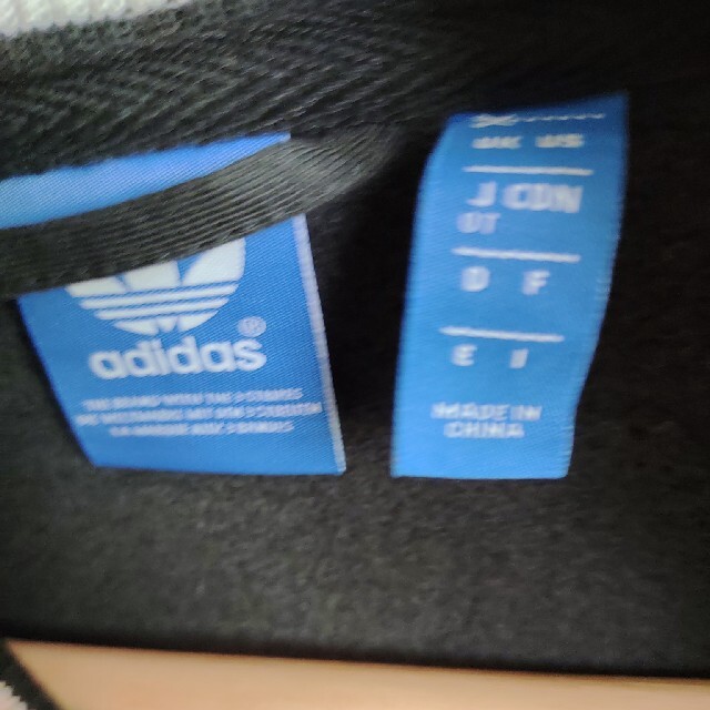 adidas(アディダス)のアディダス　スタジャン　未使用 レディースのジャケット/アウター(スタジャン)の商品写真