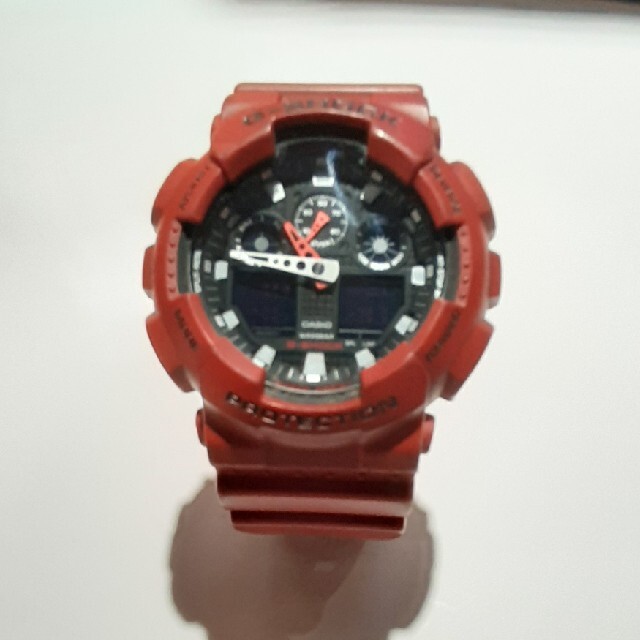 G-SHOCK(ジーショック)の送込み　中古　G-SHOCK　GA-100B-4A　レッド メンズの時計(腕時計(デジタル))の商品写真