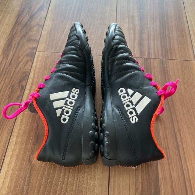 adidas(アディダス)のadidasスパイク20.5cm スポーツ/アウトドアのサッカー/フットサル(シューズ)の商品写真