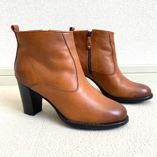 ローズバッド(ROSE BUD)のショートブーツ 牛皮　★ROSE BUD ★ 美品(ブーツ)