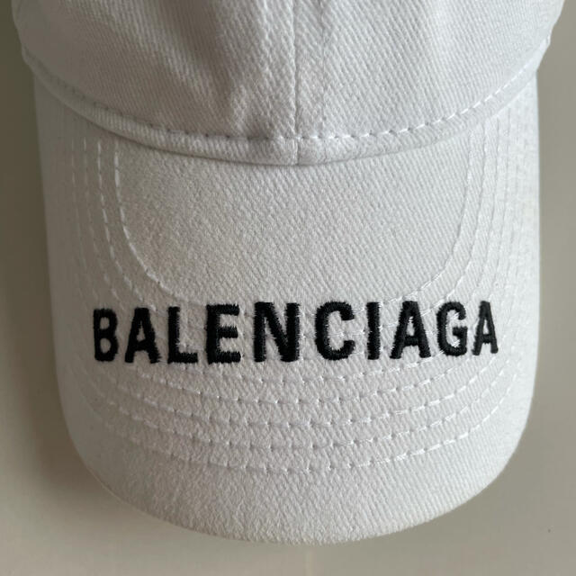 Balenciaga(バレンシアガ)のBALENCIAGA 白　キャップ レディースの帽子(キャップ)の商品写真