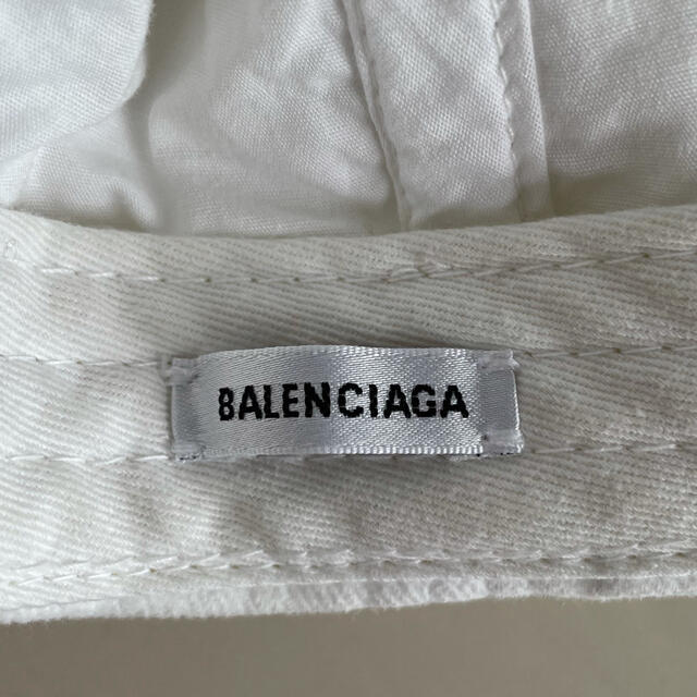 Balenciaga(バレンシアガ)のBALENCIAGA 白　キャップ レディースの帽子(キャップ)の商品写真
