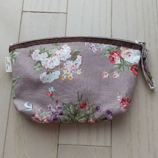 ローラアシュレイ(LAURA ASHLEY)のローラアシュレイ ポーチ(ボトル・ケース・携帯小物)