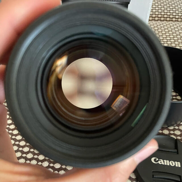 Canon(キヤノン)のEF85mm F1.8 USM 超美品 スマホ/家電/カメラのカメラ(レンズ(単焦点))の商品写真