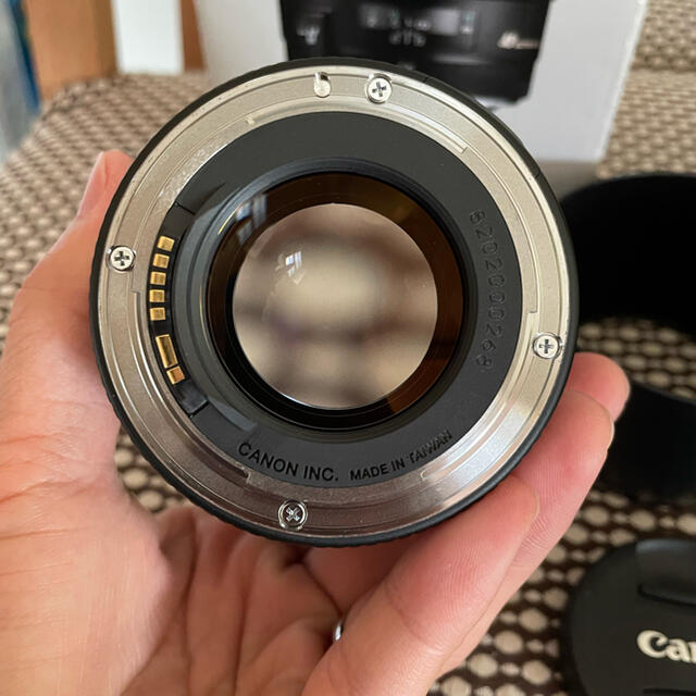 Canon(キヤノン)のEF85mm F1.8 USM 超美品 スマホ/家電/カメラのカメラ(レンズ(単焦点))の商品写真