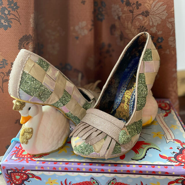 年内のみ出品※最終値下※irregular choice スワンパンプス  レディースの靴/シューズ(ハイヒール/パンプス)の商品写真