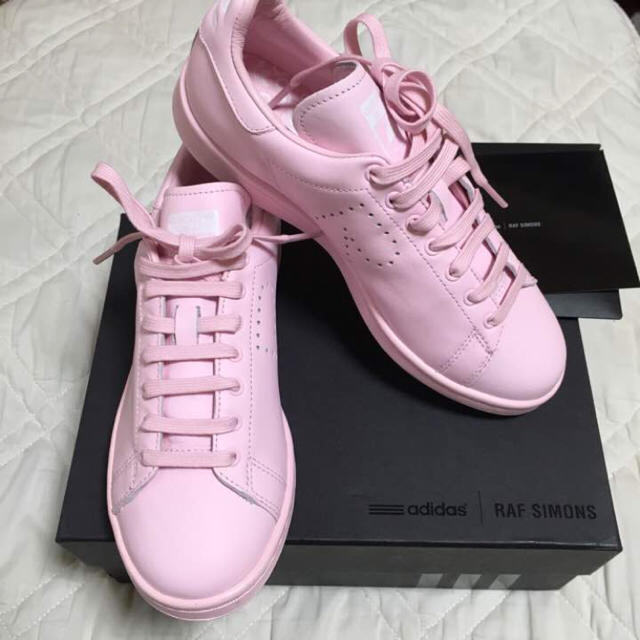 adidas(アディダス)の超レア⭐️ラフシモンズ ピンク スタンスミス ヨンア 小嶋陽菜愛用 レディースの靴/シューズ(スニーカー)の商品写真