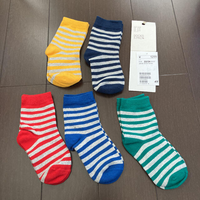 H&M(エイチアンドエム)のH&M 靴下5足セット　14-16cm キッズ/ベビー/マタニティのこども用ファッション小物(靴下/タイツ)の商品写真