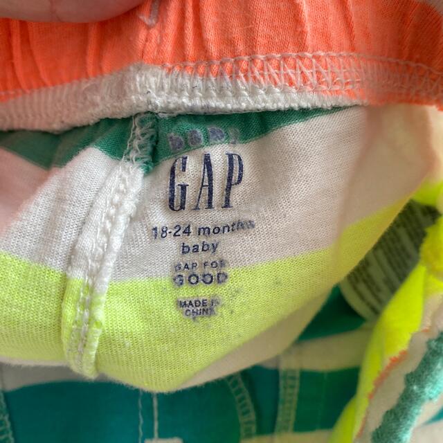 babyGAP(ベビーギャップ)の半ズボン2枚  キッズ/ベビー/マタニティのベビー服(~85cm)(パンツ)の商品写真