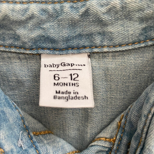 babyGAP(ベビーギャップ)のbaby gap ギャップ デニムシャツ　70 キッズ/ベビー/マタニティのベビー服(~85cm)(シャツ/カットソー)の商品写真