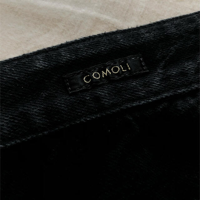 COMOLI(コモリ)の名作20aw COMOLI ベルテッドデニム 黒 2 コモリ メンズのパンツ(デニム/ジーンズ)の商品写真