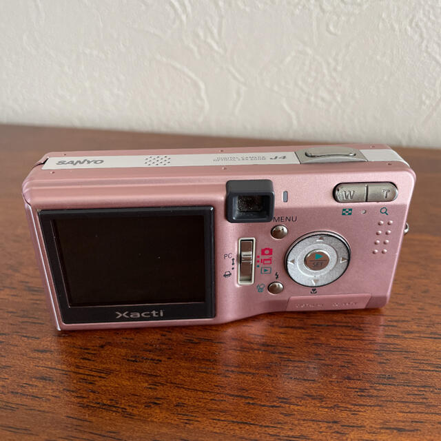 SANYO(サンヨー)のSANYO Xacti DSC-J4 ピンク　ジャンク品 スマホ/家電/カメラのカメラ(コンパクトデジタルカメラ)の商品写真