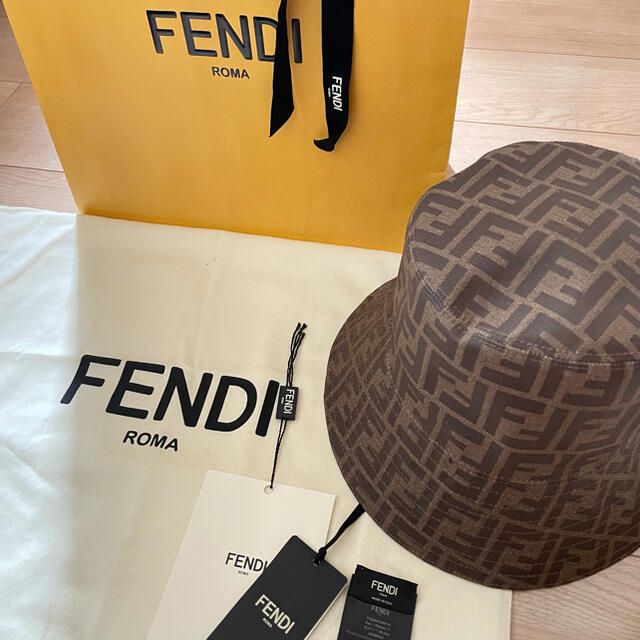 大切な FENDI リバーシブル バケットハットM ハット