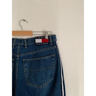 トミー(TOMMY)のTOMMY トミー　デニム　ライン入り　W36×L32(デニム/ジーンズ)