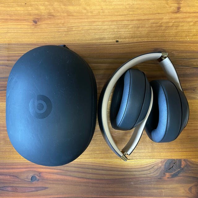 Beats by Dr Dre(ビーツバイドクタードレ)のBeats studio3 wireless シャドーグレイ　イヤーパッド新品 スマホ/家電/カメラのオーディオ機器(ヘッドフォン/イヤフォン)の商品写真