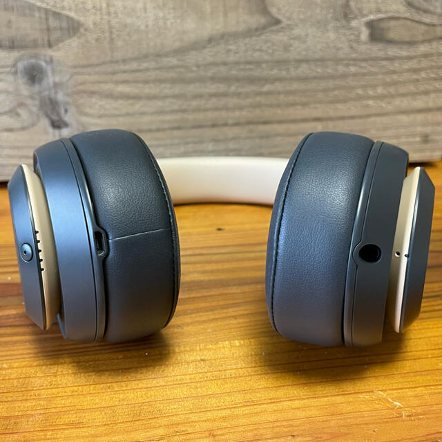 Beats by Dr Dre(ビーツバイドクタードレ)のBeats studio3 wireless シャドーグレイ　イヤーパッド新品 スマホ/家電/カメラのオーディオ機器(ヘッドフォン/イヤフォン)の商品写真