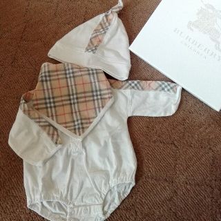 バーバリー(BURBERRY)のBURBERRY　ロンパース　帽子　スタイ(ロンパース)