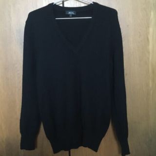 アーペーセー(A.P.C)のAPC黒Ｖネックセーター(ニット/セーター)