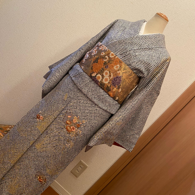白黒 総絞り汕頭刺繍の訪問着 | ilconstructions.com.au
