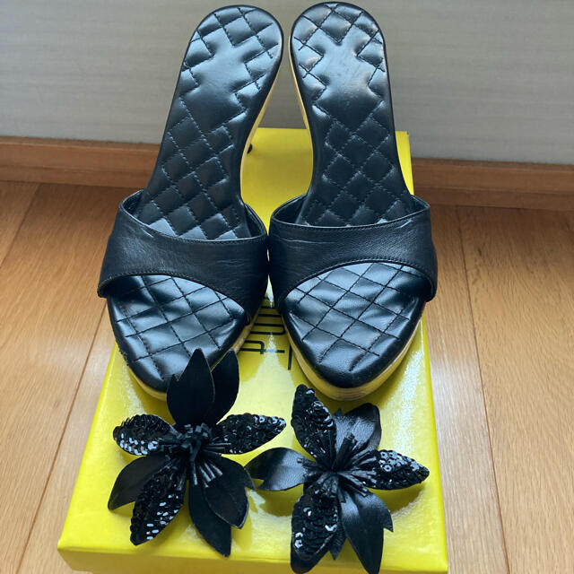 POOL SIDE(プールサイド)のpoolside  プールサイド　黒　23㎝　ミュール　サンダル レディースの靴/シューズ(サンダル)の商品写真