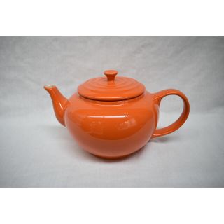 ルクルーゼ(LE CREUSET)の〓新品〓ル・クルーゼ　ショートラウンド　ティーポット　タンジェリン　オレンジ(食器)