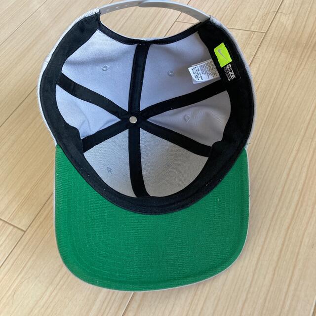 NIKE(ナイキ)のNIKE キャップ　グレー×グリーン メンズの帽子(キャップ)の商品写真